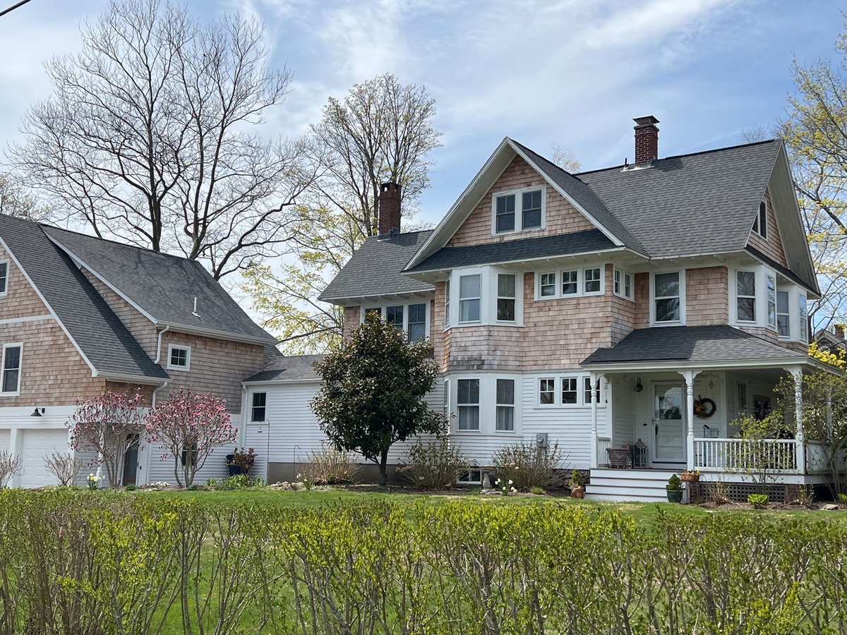 Finished CertainTeed Landmark Pewterwood roof North Kingstown RI Victorian home