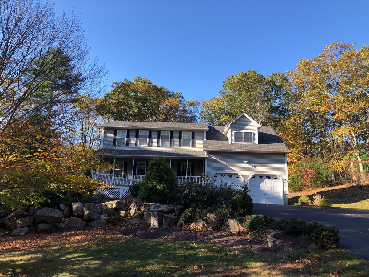 Landmark PRO Driftwood shingle roof front view wooded lot Exeter Rhode Island