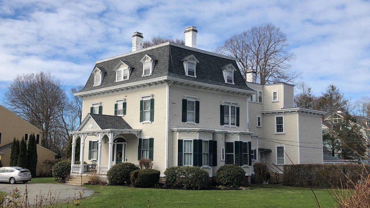 CertainTeed Carriage House shingles on Newport RI mansard roof replacement