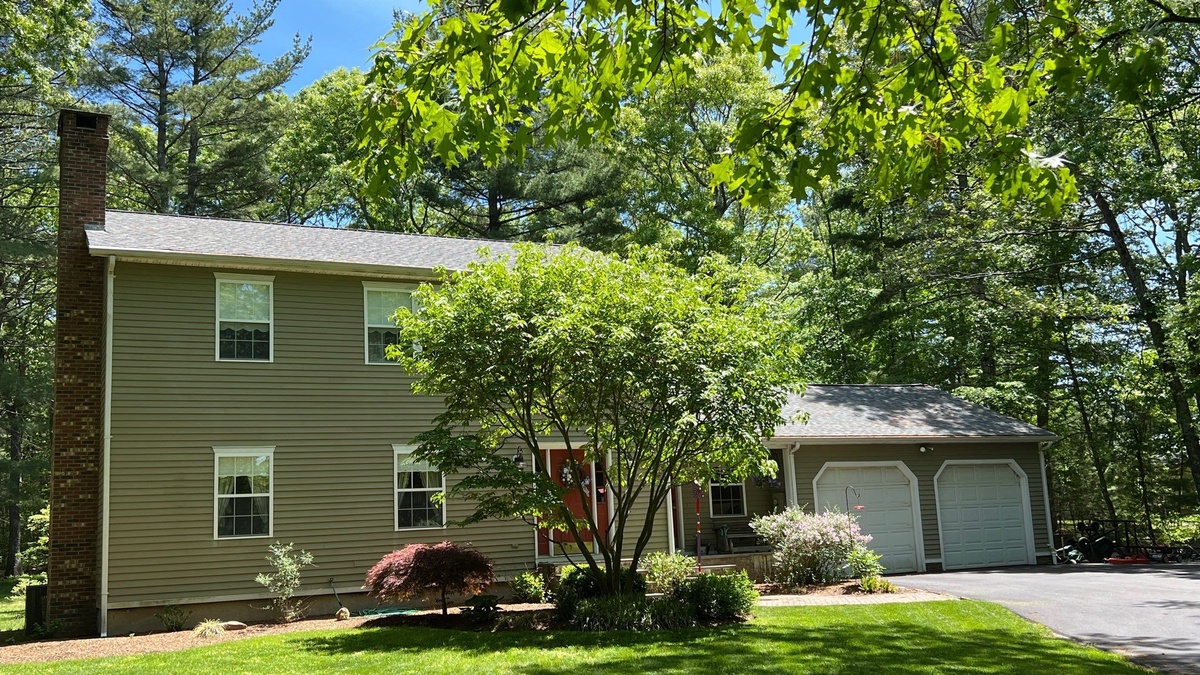 West Greenwich RI home with new Landmark PRO Colonial Slate roof and skylights