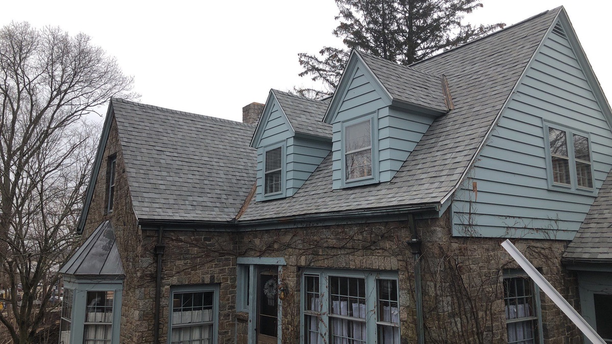 CertainTeed Landmark Cobblestone Gray roof over stone facade Warwick RI