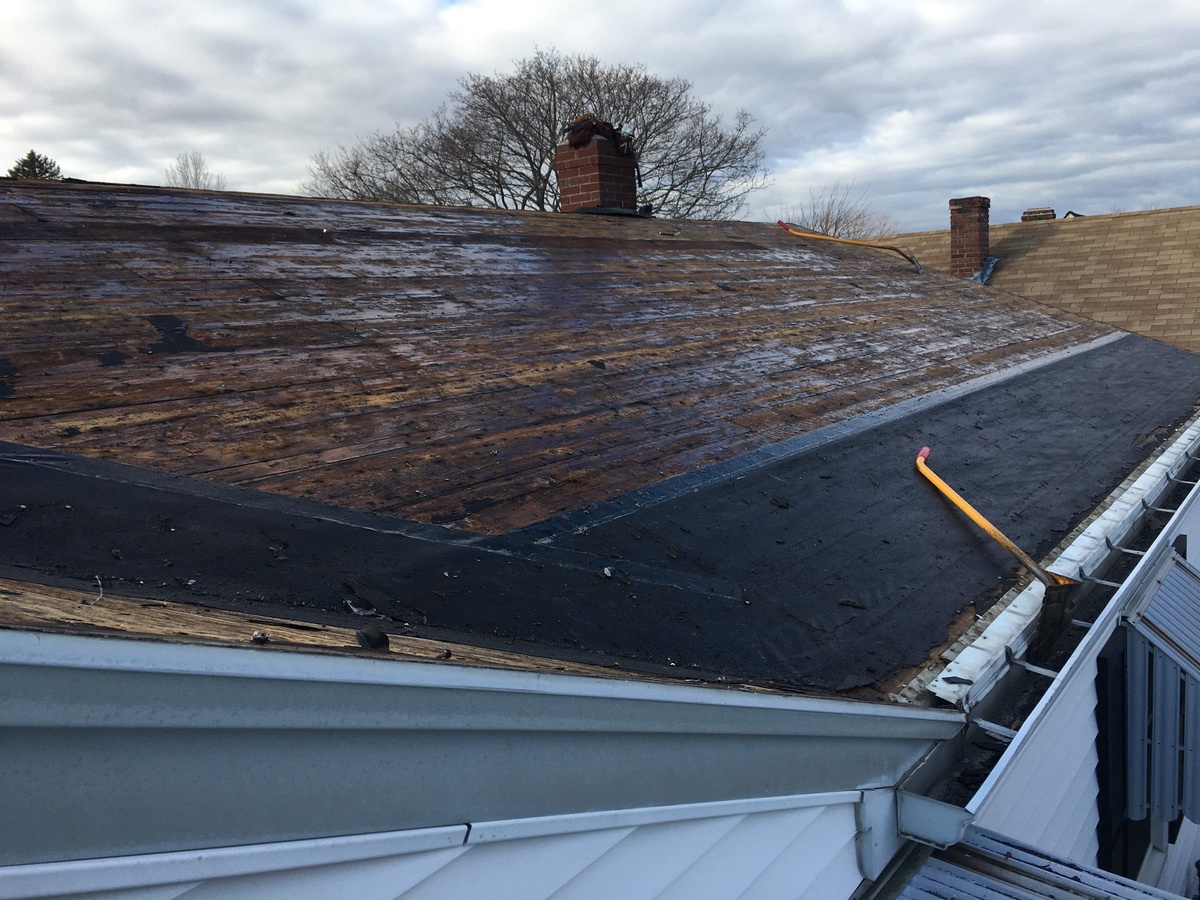 Fixing a Five-Year-Old Roof the Right Way — CertainTeed Landmark in Atlantic Blue, East Providence, RI