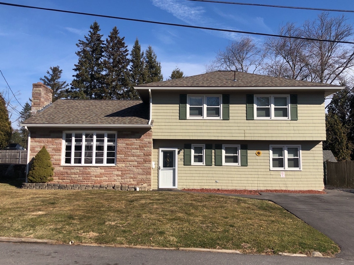 Landmark PRO Weathered Wood roof, Johnston split-level