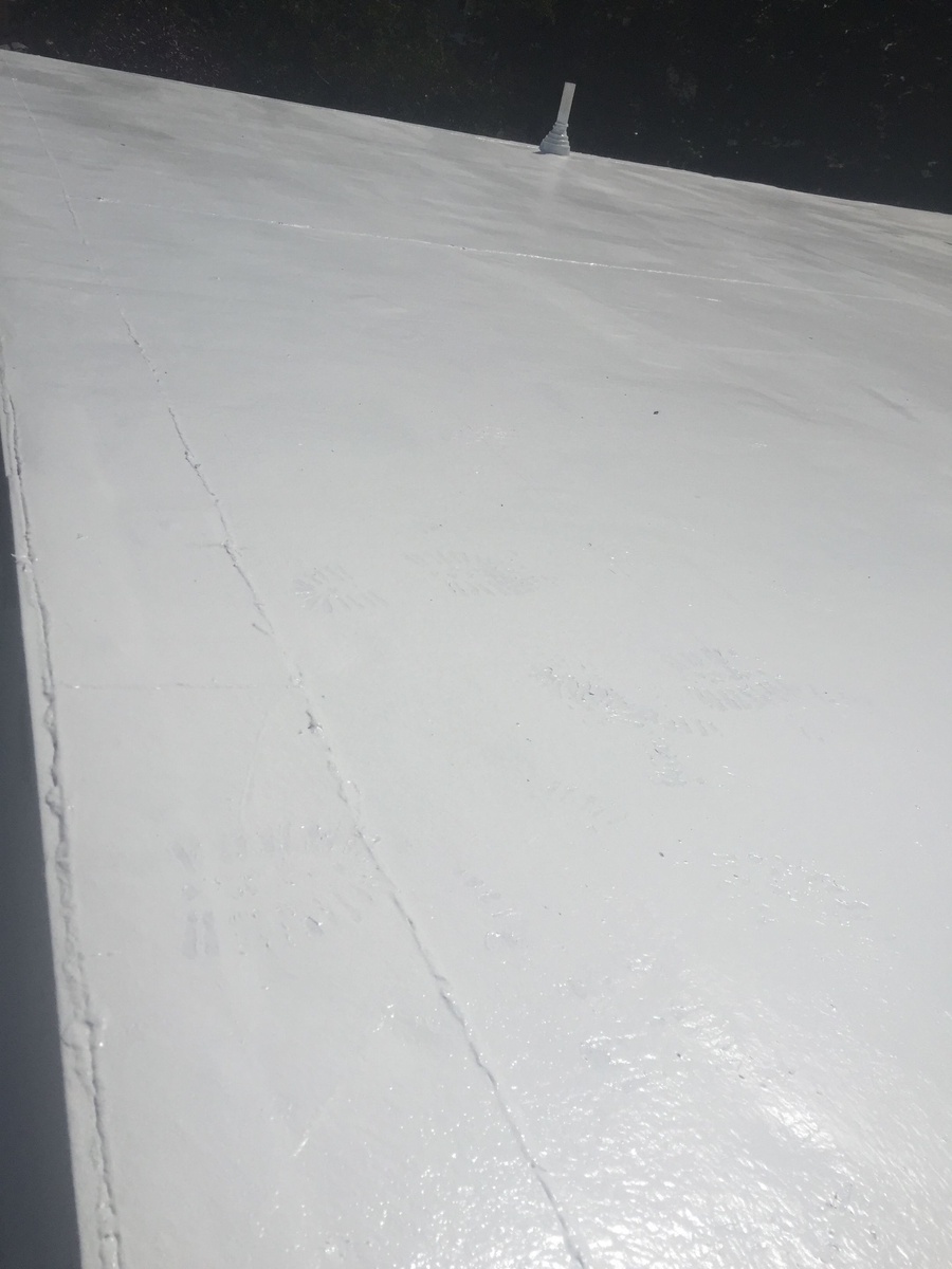 Two Roofs, One System — CertainTeed Landmark in Granite Gray Plus a Gaco Silicone Flat Roof, Portsmouth, RI