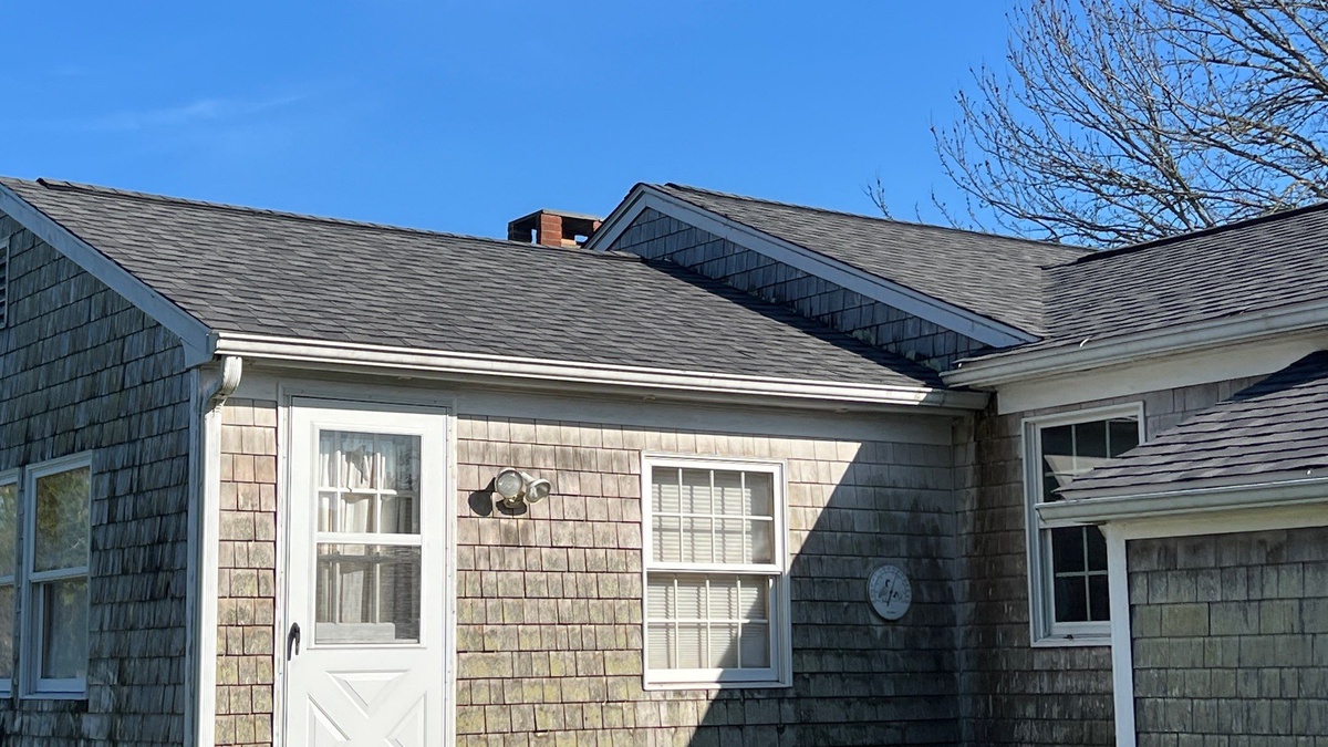 CertainTeed Landmark PRO Pewterwood roof detail on cedar shake home Narragansett