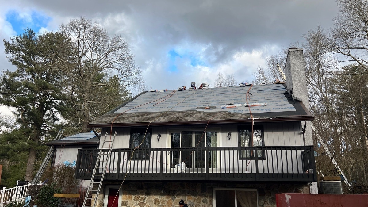 CertainTeed NorthGate ClimateFlex Weathered Wood roof with skylights, Foster