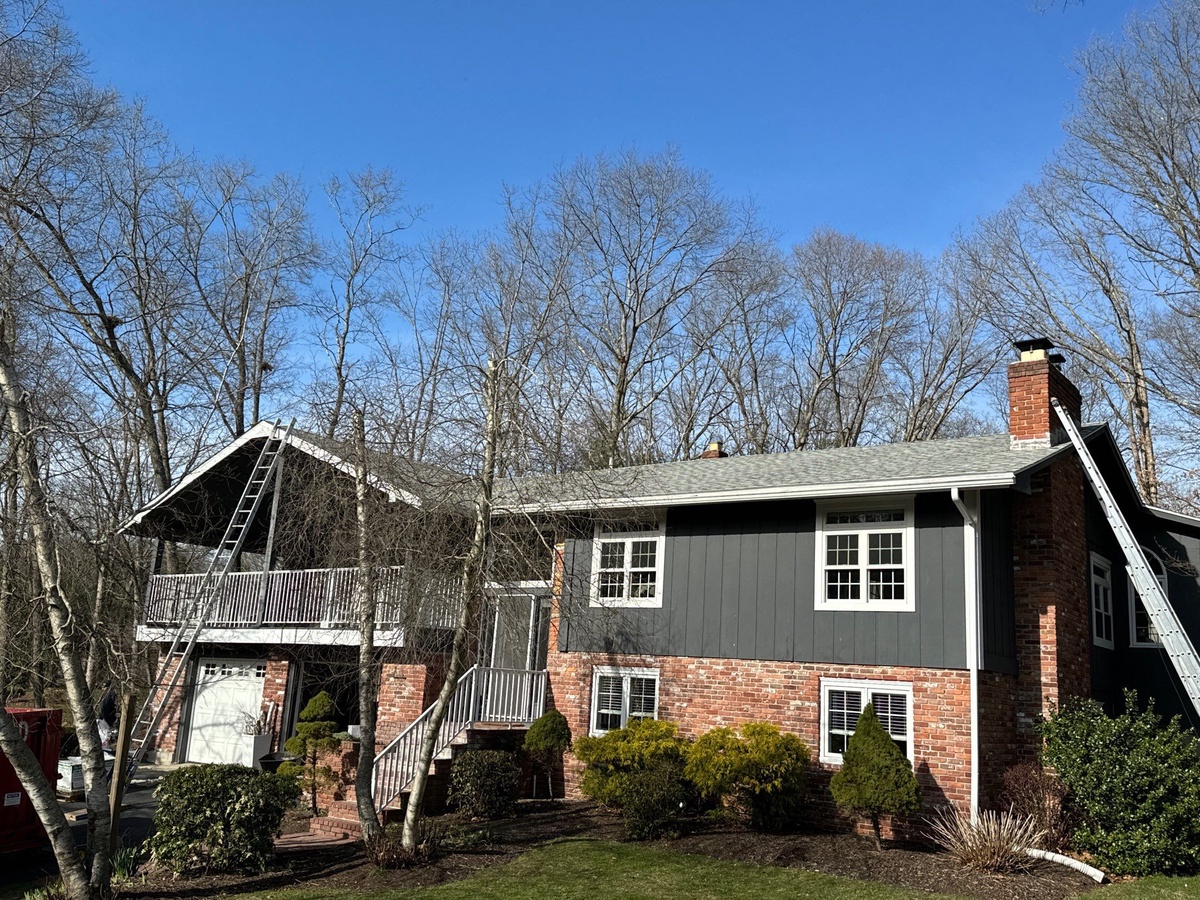 North Smithfield RI split level after CertainTeed Landmark roof replacement