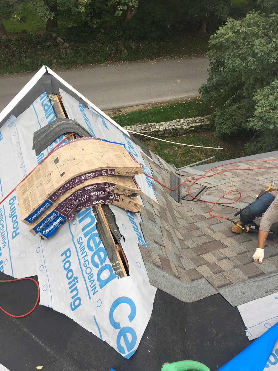 CertainTeed Landmark PRO shingles being installed in Bristol RI