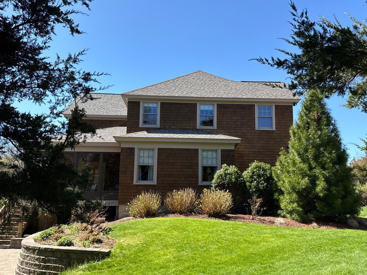 Finished Landmark PRO roof on cedar sided home Charlestown RI