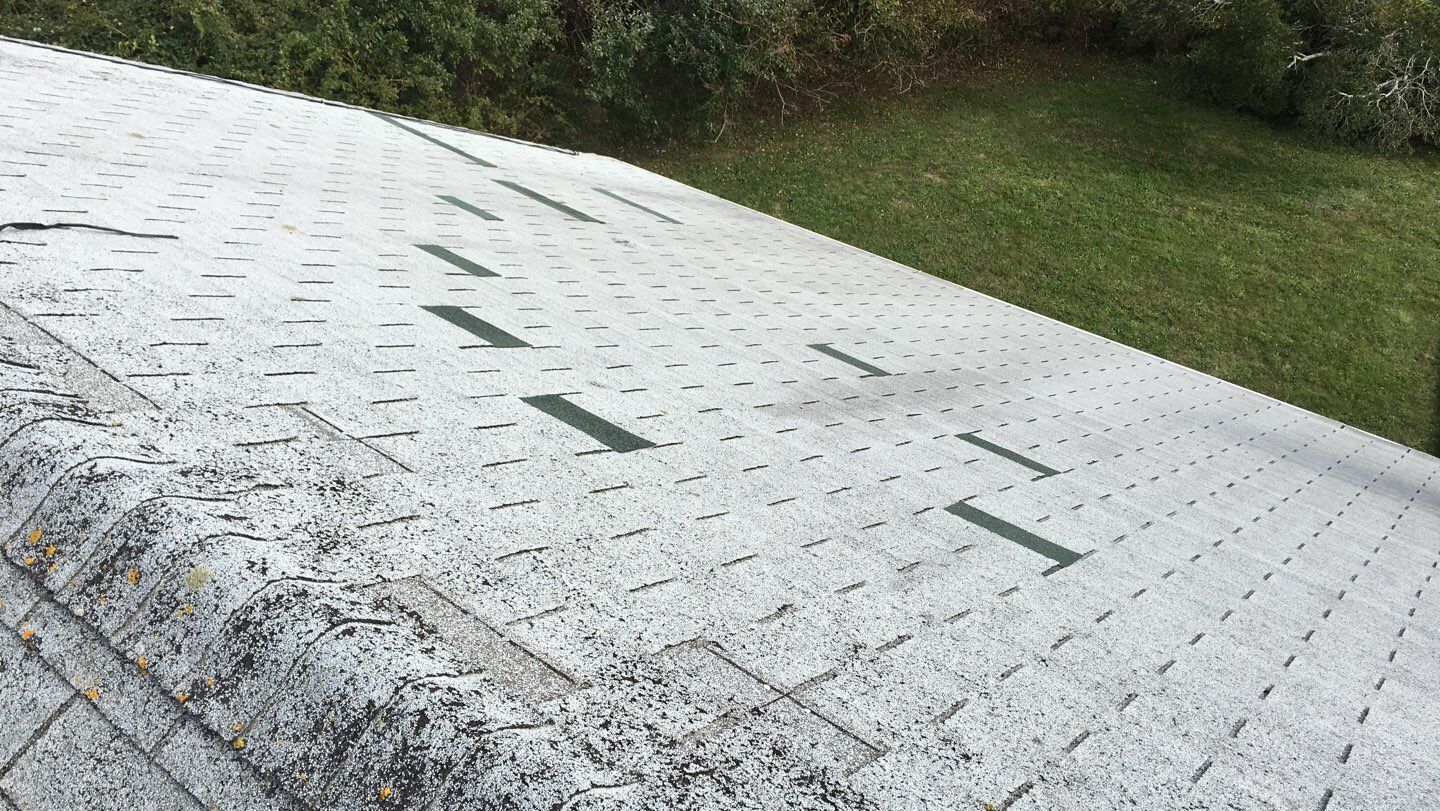 New architectural shingle roof detail, New Shoreham residential roofing