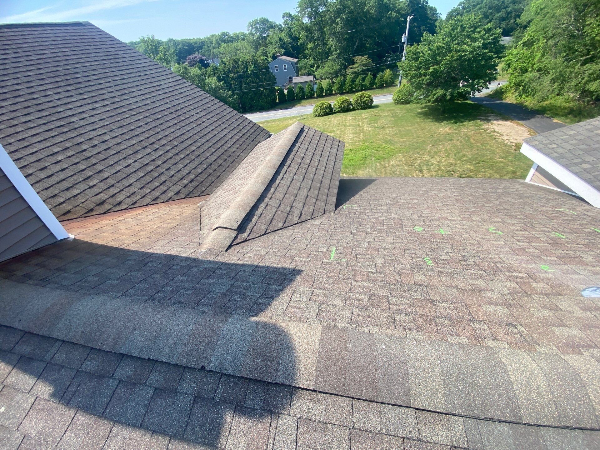 New roof system with clean ridge and valley lines