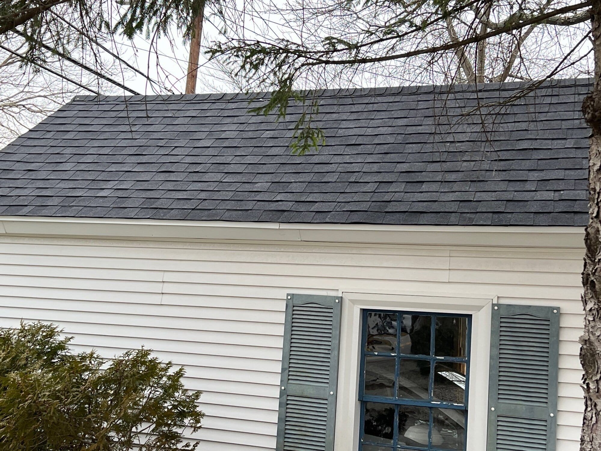 Clean ridge line where the exhaust ventilation is installed