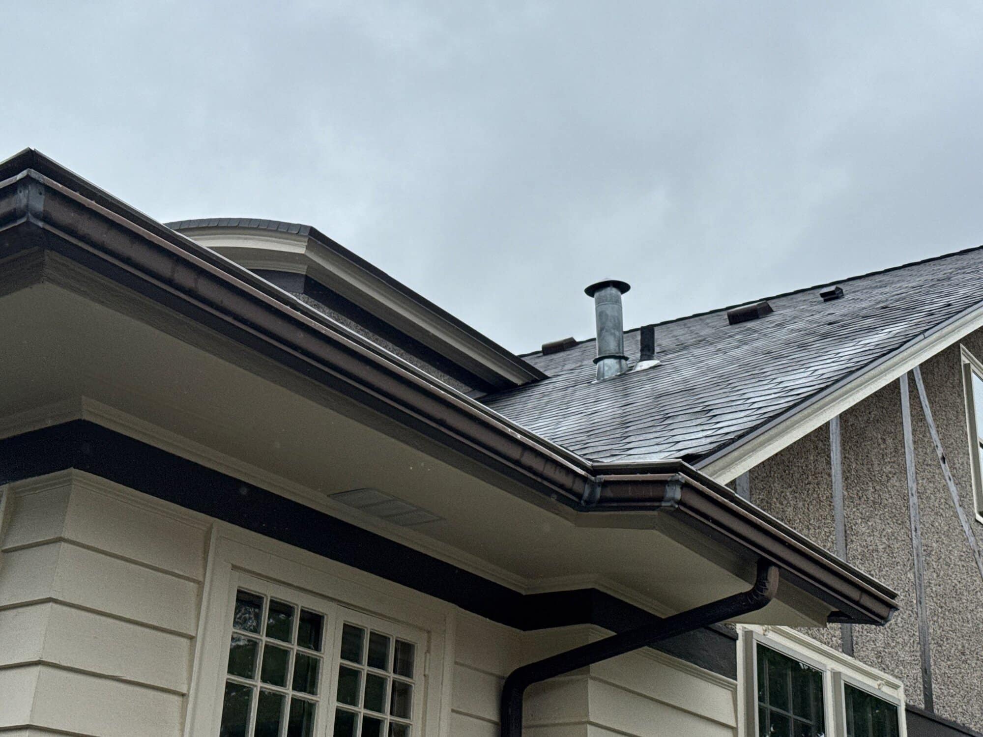 Clean ridge line where the exhaust ventilation is installed