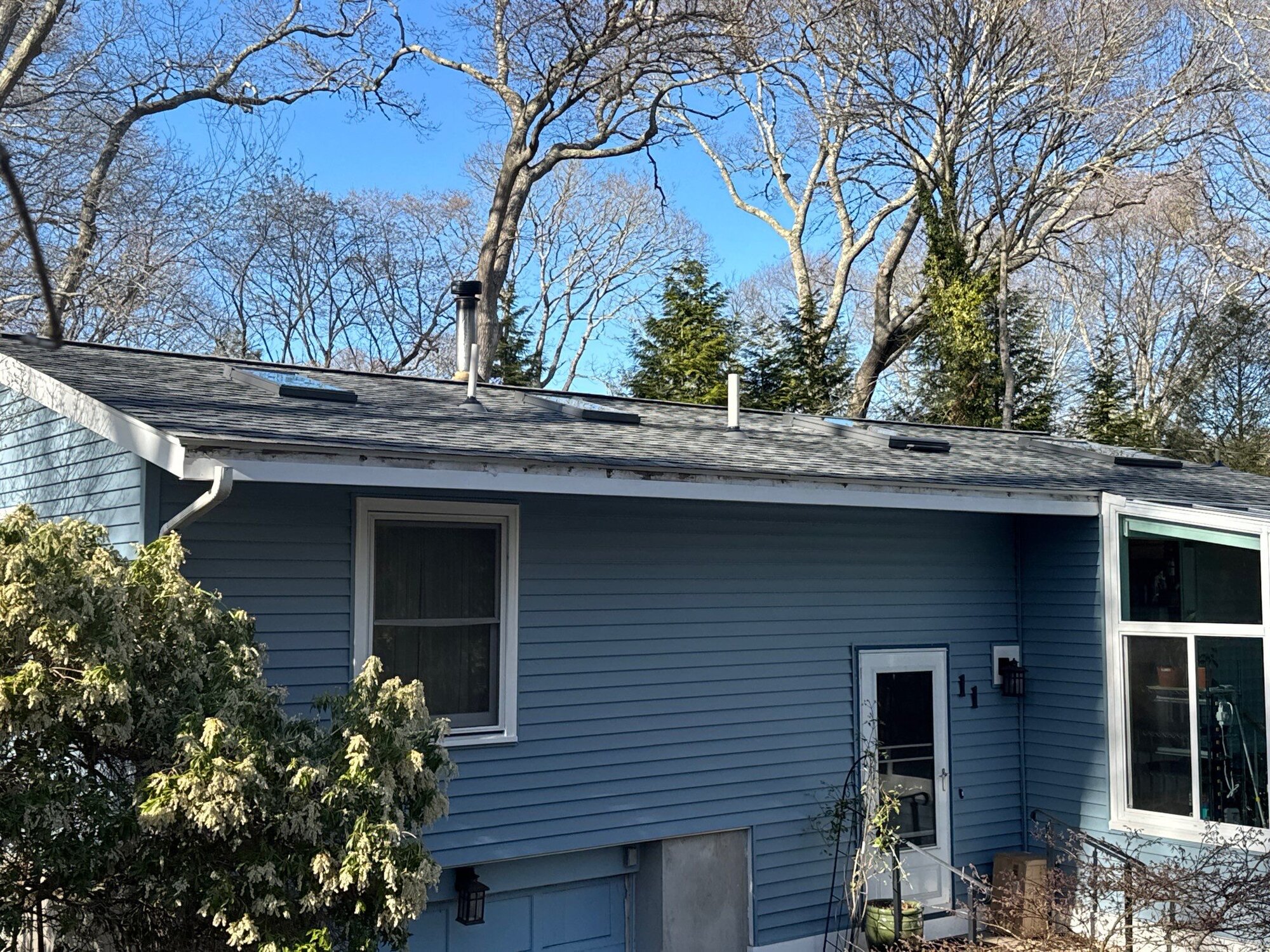 Kingston, RI Roof Replacement: A Colonial Slate Roof With Continuous Ridge Vent Instead of Box Vents