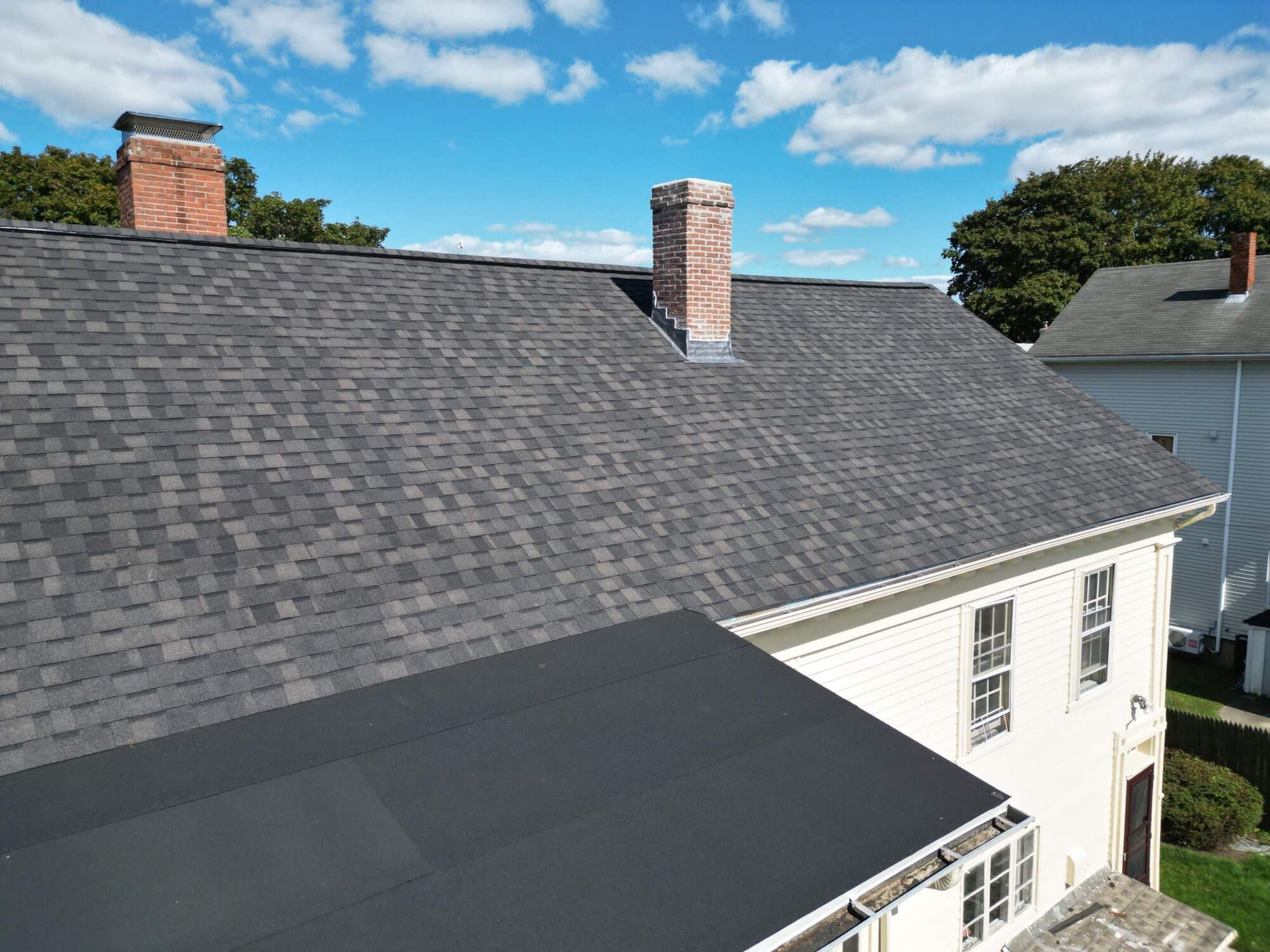 Clean ridge line on the completed roof