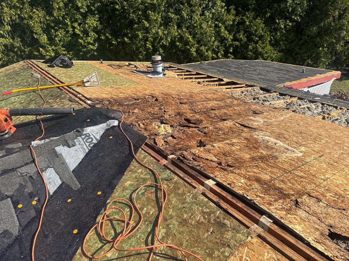 CertainTeed Landmark Charcoal Black Roof Replacement with Deck Repair in Coventry, RI
