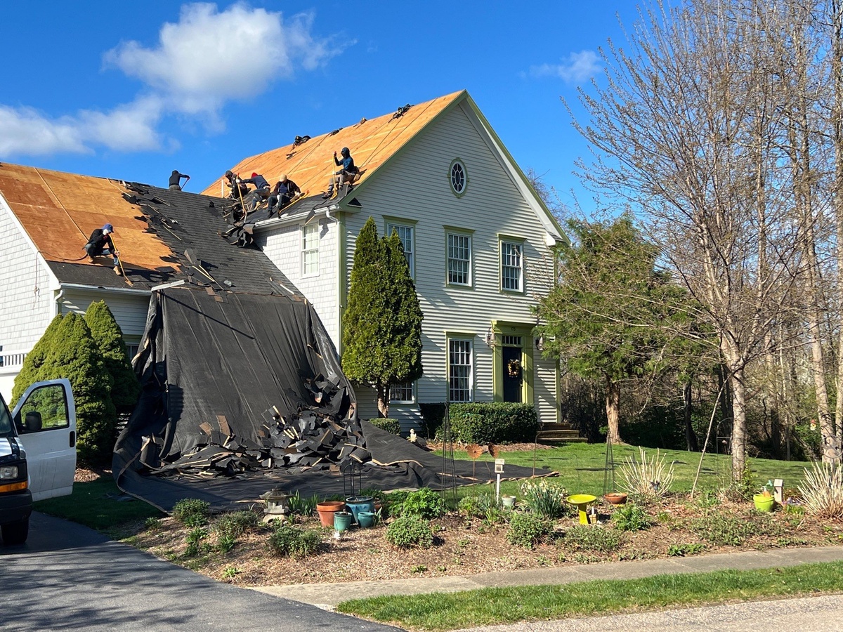 Final view of CertainTeed Landmark PRO Georgetown Gray roof replacement on Misty Meadow Lane North Kingstown RI