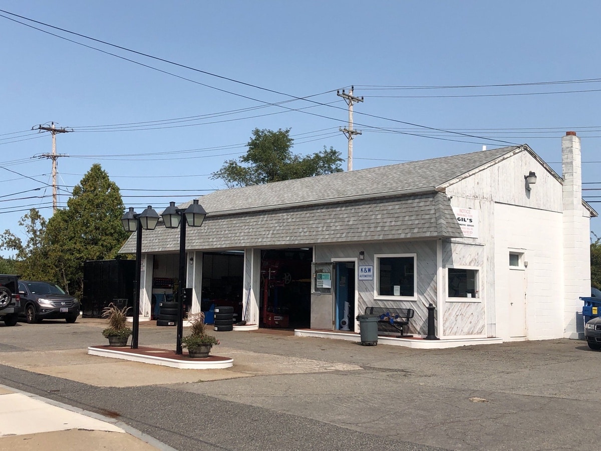 TAMKO Olde English Pewter roof over Warren garage