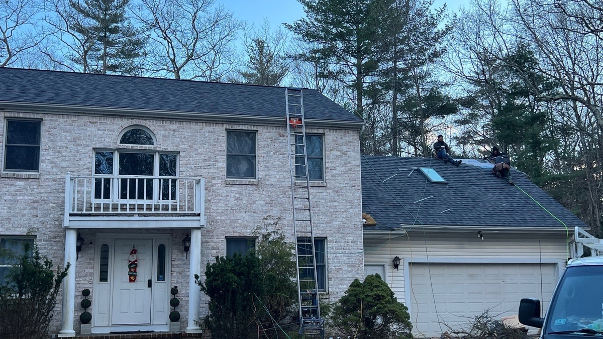 Scituate, RI Roofing: CertainTeed Landmark PRO Pewterwood Roof with VELUX Skylights