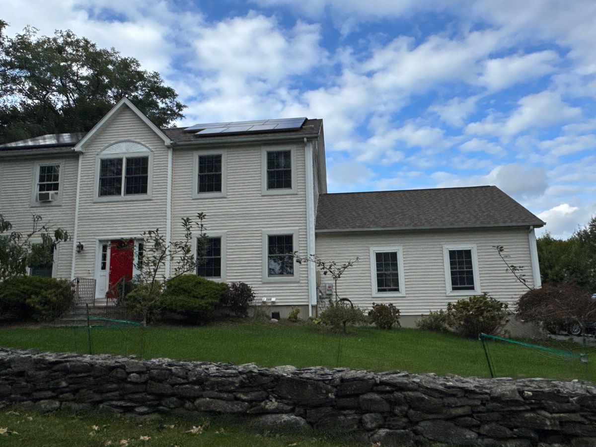 After — A Bristol, RI Colonial Gets CertainTeed Landmark PRO in Max Def Weathered Wood