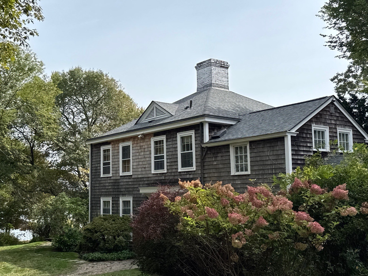 After — A Historic Saunderstown, RI Shingle-Style Home — CertainTeed Landmark PRO in Max Def Colonial Slate