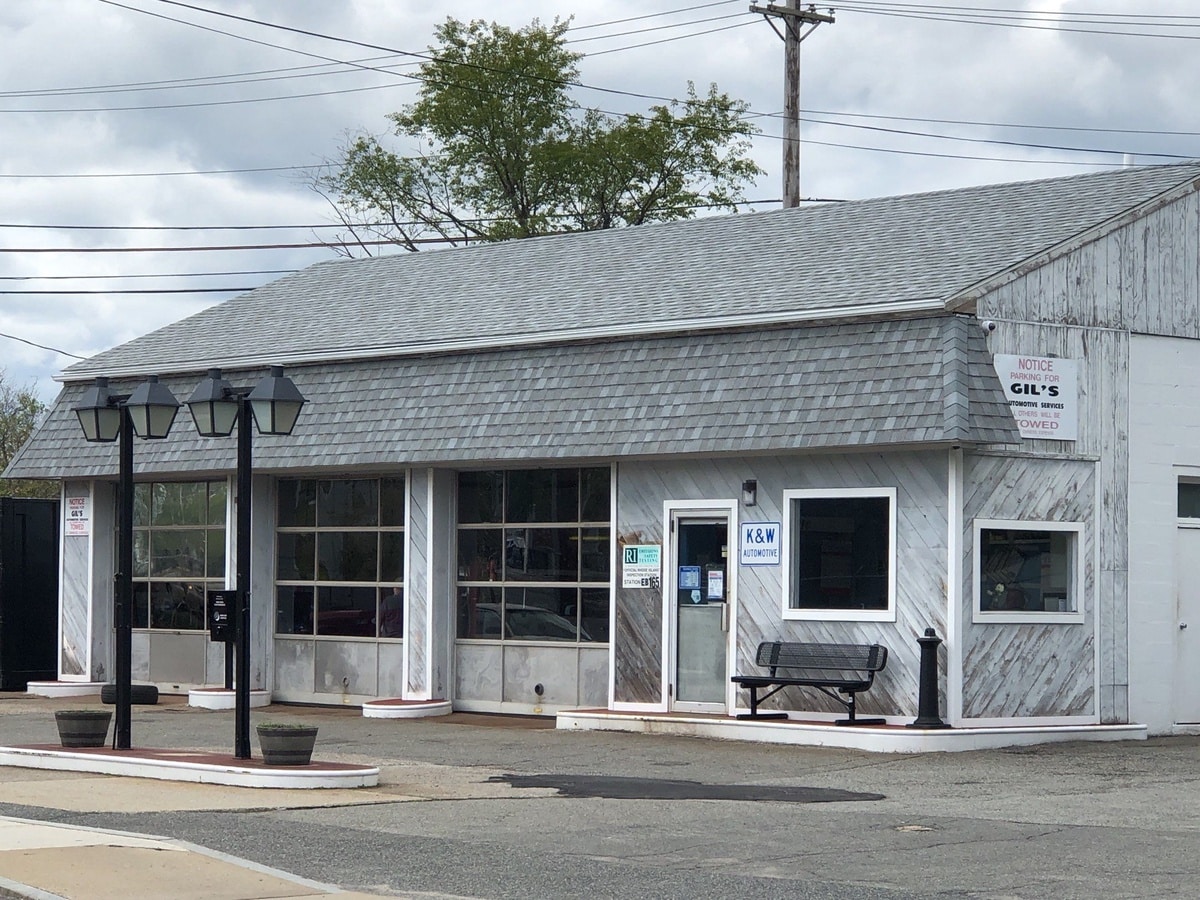 After — Warren, RI Commercial Roofing: TAMKO Heritage Reroof on Gil’s Automotive Garage