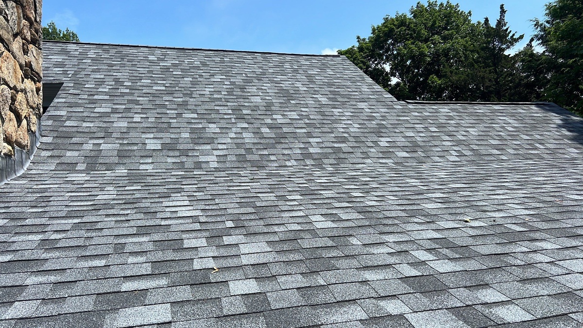 Owens Corning Duration roof installation showing TruDefinition color depth Jamestown