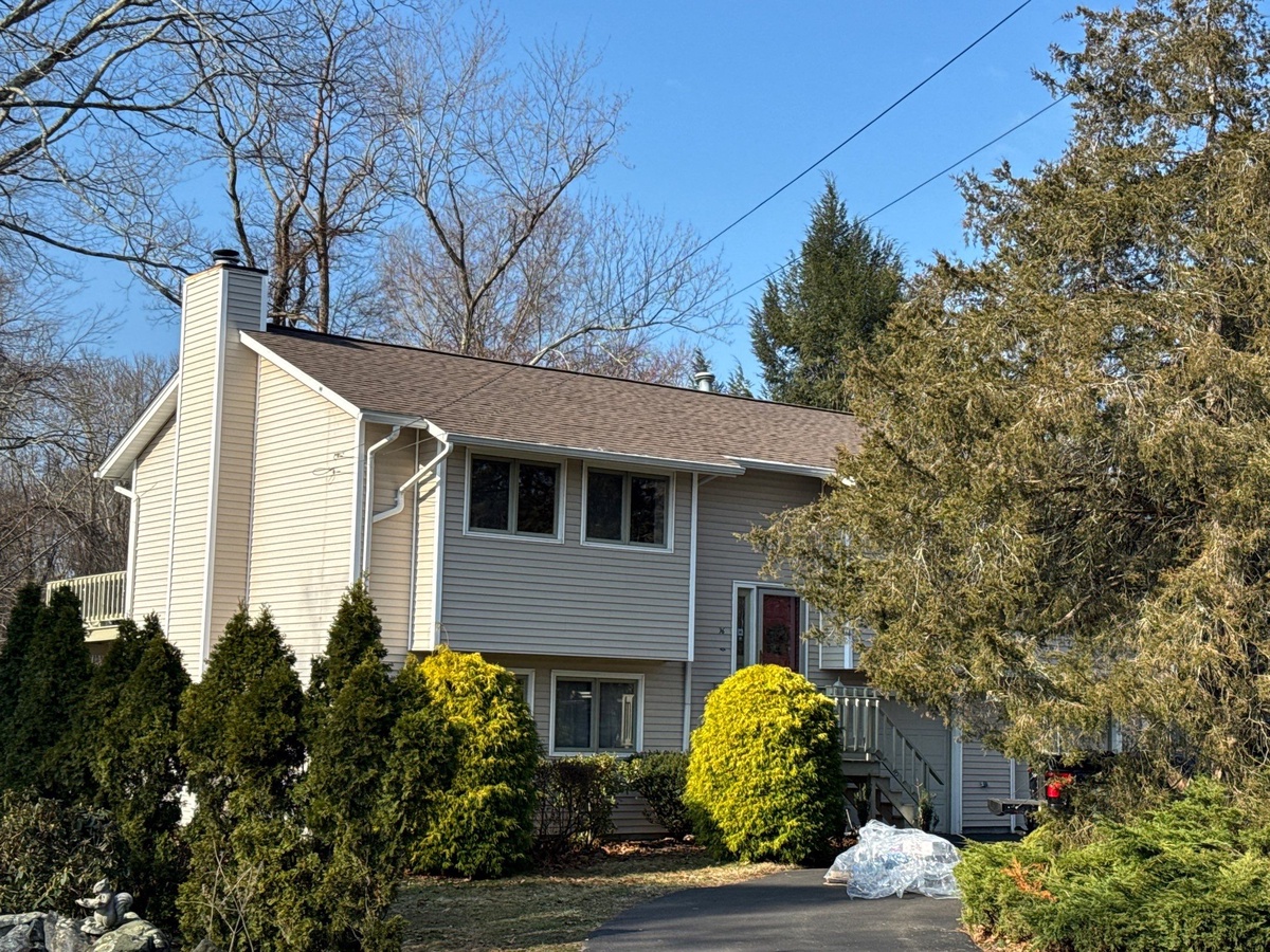 Showcase Project - CertainTeed Landmark North Kingstown RI - Completed CertainTeed Landmark roof in Heather Blend — clean lines and dimensional color