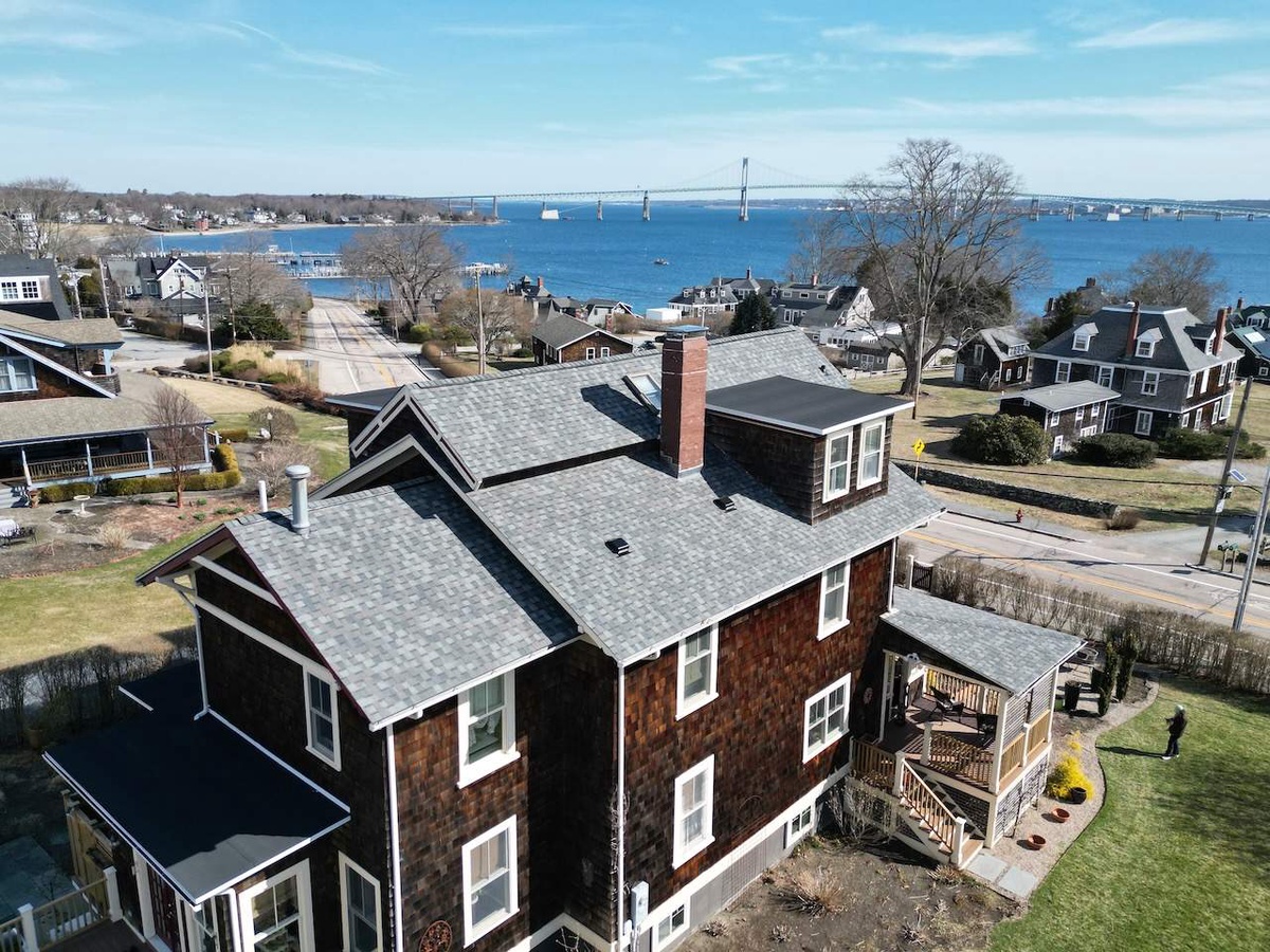 Showcase Project - CertainTeed Landmark PRO Jamestown RI - Completed CertainTeed Landmark PRO in Max Def Colonial Slate — full house view from Walcott Avenue
